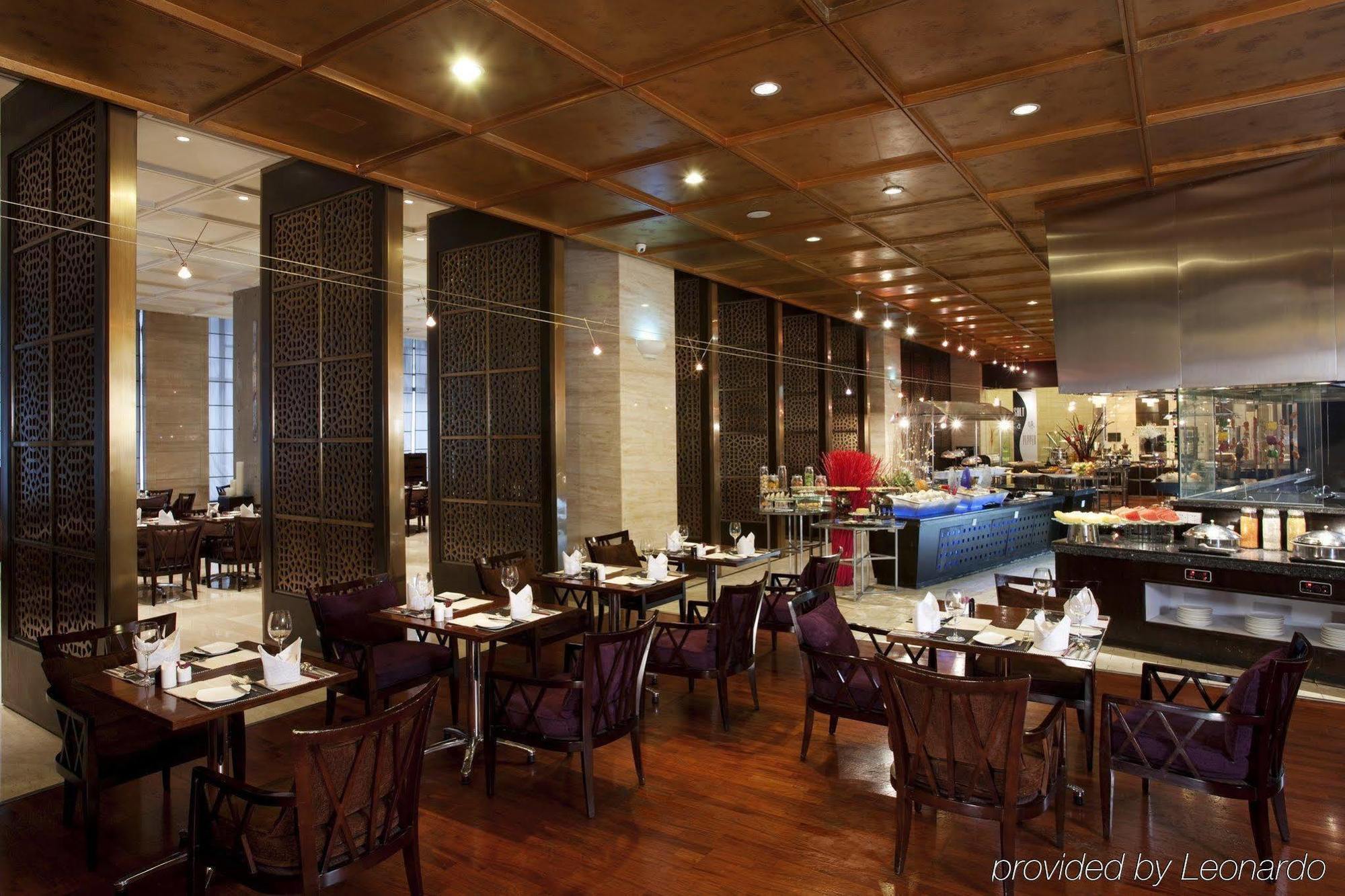 Holiday Inn Central Plaza Peking Restaurace fotografie